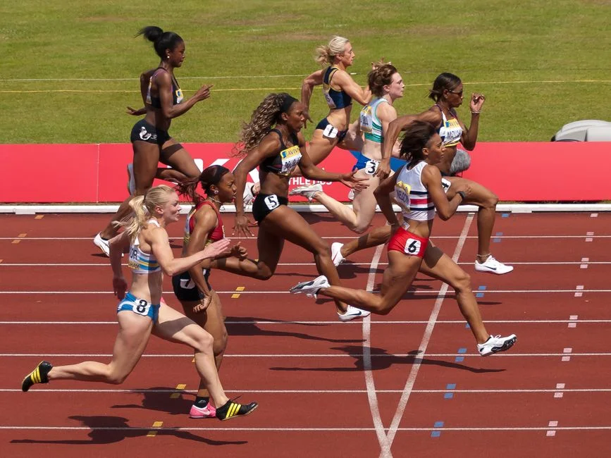 sprint finish photo finish